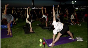İzmir'de kadınlardan yoga protestosu