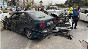 İntihar girişimini izlemek isteyen sürücüler zincirleme kaza yaptı: 4 yaralı