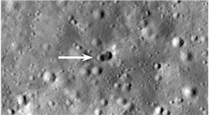 NASA, Ay'a çarpan roketin yarattığı dev krater görüntüsünü yayımladı
