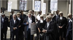 İngiltere'de avukatların grevi sürüyor