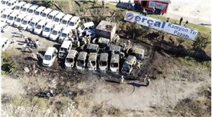 Oto galeriye ait otoparkta yangın: 16 araç yandı