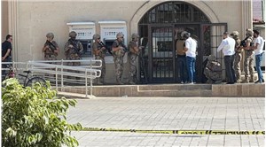 Antalya'da bir banka şubesinin müdürü silahlı kişi tarafından rehin alındı