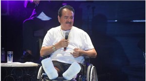 Trafik kazası geçiren İbrahim Tatlıses, tekerlekli sandalye ile konser verdi