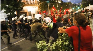 Yunanistan'da polis şiddetini protesto eden öğrencilere polisten sert müdahale