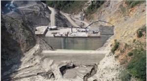 Baraj inşaatından düşen işçi hayatını kaybetti