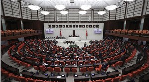 AKP'li Özlem Zengin: Başörtüsü teklifini imzaya açtık, haftaya Meclis'e sunacağız