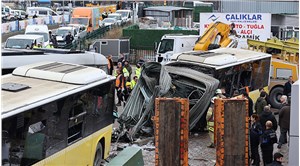 İETT otobüsü ile tramvay çarpıştı: 33 yaralı