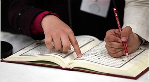 Hollanda’da İslami kuruluşlardan Kuran kurslarını denetim altına almak isteyen Eğitim Bakanı'na dava