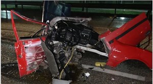 Kaza yapan otomobil ikiye bölündü: 19 yaşındaki sürücü yaşamını yitirdi