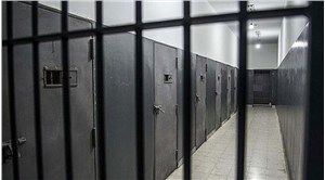 İtalya'da 7 mahkum firar etti