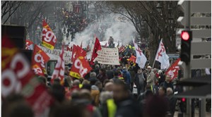 Fransa sokaklarında tarihi grev