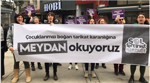 Sol Feminist Hareket, ‘tarikatta istismar davası’ için İzmir’de sokağa çıktı