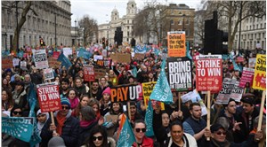 İngiltere'de büyük grev: Yaklaşık 500 bin kişi iş bıraktı