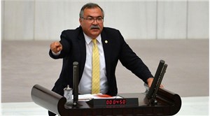 CHP'li Bülbül, Erdoğan'ın ziyareti öncesi meydana asılan pankart hakkında suç duyurusunda bulundu