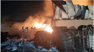 Çatalca'da plastik boru fabrikasında yangın: İnceleme başlatıldı