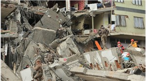 Diyarbakırda 2 müteahhit yaptıkları binanın enkazında kalarak hayatını kaybetti