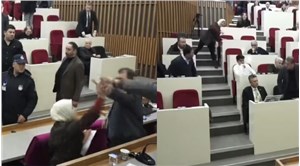 AKPli Meclis Üyesi, Tanju Özcana su şişesi fırlattı