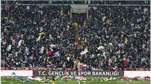 Tepki büyüyor: Beşiktaş tribünleri de hükümeti istifaya çağırdı