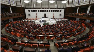 Deprem bölgesindeki kadınların sorunlarının araştırılması önergesi AKP-MHP oylarıyla reddedildi