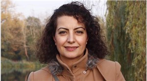 Pasaportu iptal edilen akademisyen Türkiye’ye gelip ifade veremediği için beraat kararı alamıyor