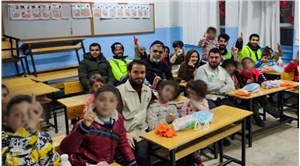 Hizbullahçı vakıf, deprem bölgesinde çocuklara din dersi veriyor!