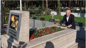 Kılıçdaroğlu, Gaffar Okkanın mezarını ziyaret etti: İzin vermeyeceğiz diye söz verdim