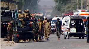 Pakistan Talibanı bombalı saldırıda 4 polisi öldürdü