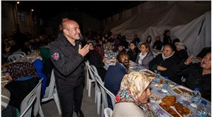 Tunç Soyer: Konteynerdeki depremzedeleri, İzmirli ailelerle eşleştireceğiz