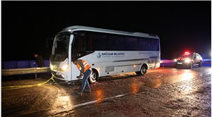 Deprem bölgesinden dönen Bağcılar Belediyesine ait otobüs devrildi: 3 ölü, 19 yaralı