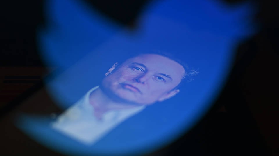 Elon Musk'tan Twitter açıklaması: Doğru alıcı bulunursa şirketi satabilirim