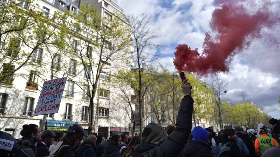 Kitlesel protestoların sürdüğü Fransa'da emeklilik reformu için kritik gün