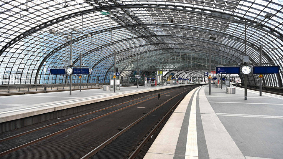 Almanya’da demir yolu çalışanları ülke genelinde uyarı grevine gidecek