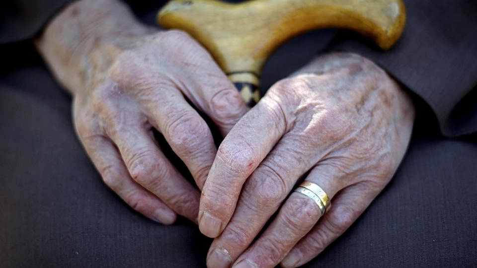 İlim Yayma Cemiyeti Alzheimer hastasının evini bağış olarak almış