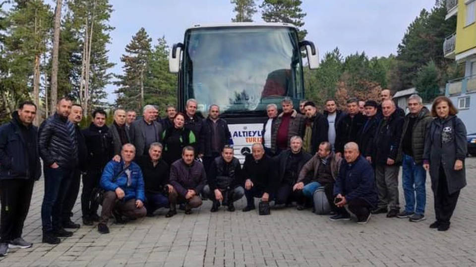 AKP’li Balıkesir Belediyesi ya gezdiriyor ya da ihale veriyor