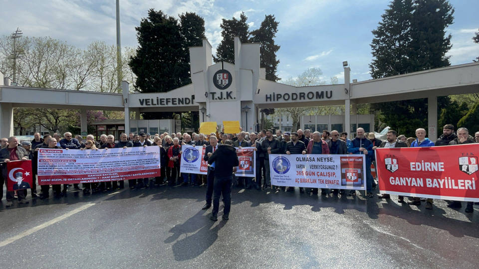 Ganyan bayileri Türkiye Jokey Kulübü'nü protesto etti