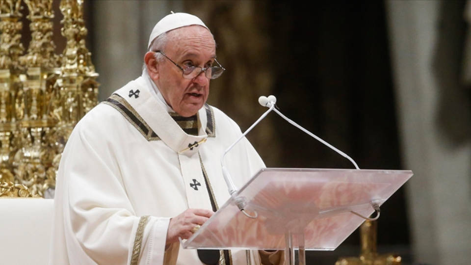 Papa Franciscus, kadınlara piskoposlar toplantısında oy kullanma hakkı verdi