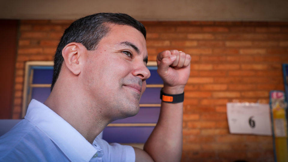 Paraguay'da devlet başkanlığı seçimini Santiago Pena kazandı