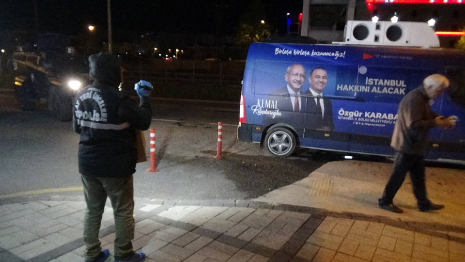 Silivri'de CHP'nin seçim aracı yandı: Kundaklama şüphesi