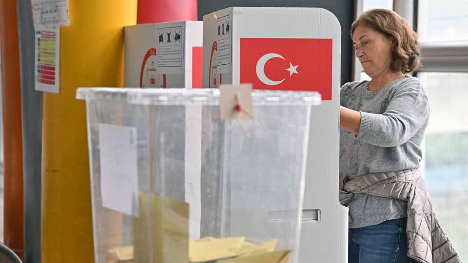 Yurtdışında seçimlere yoğun ilgi: 2018 seçimlerindeki oy sayısı geçildi