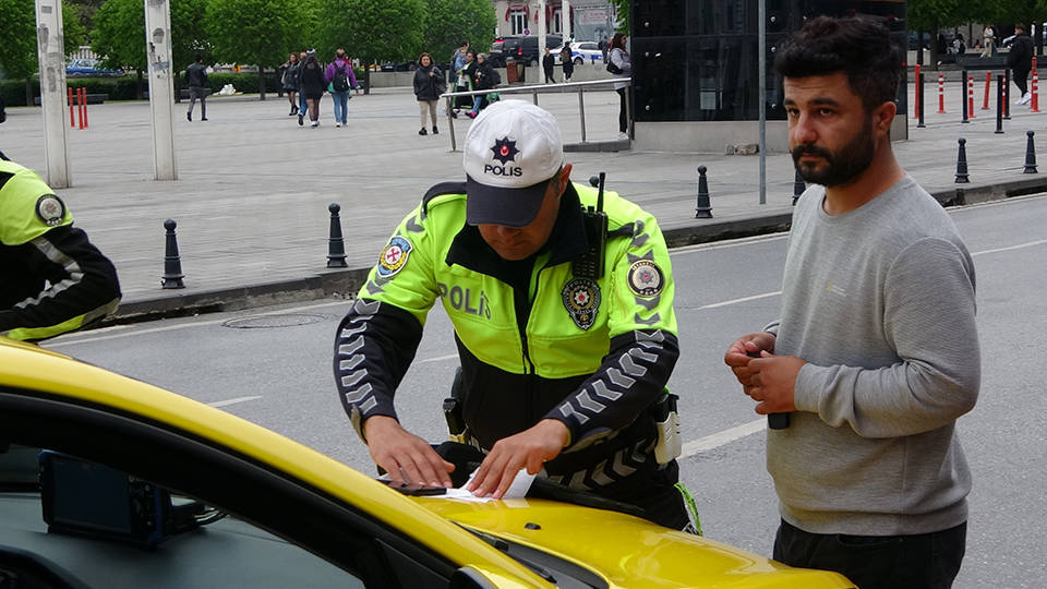 Taksi şoförü taksimetreyi açmadı, turistten 2 bin 750 lira para istedi