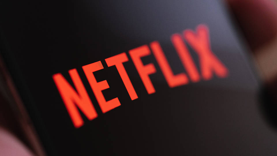 Netflix, hesap paylaşımı için ücret almaya başlıyor