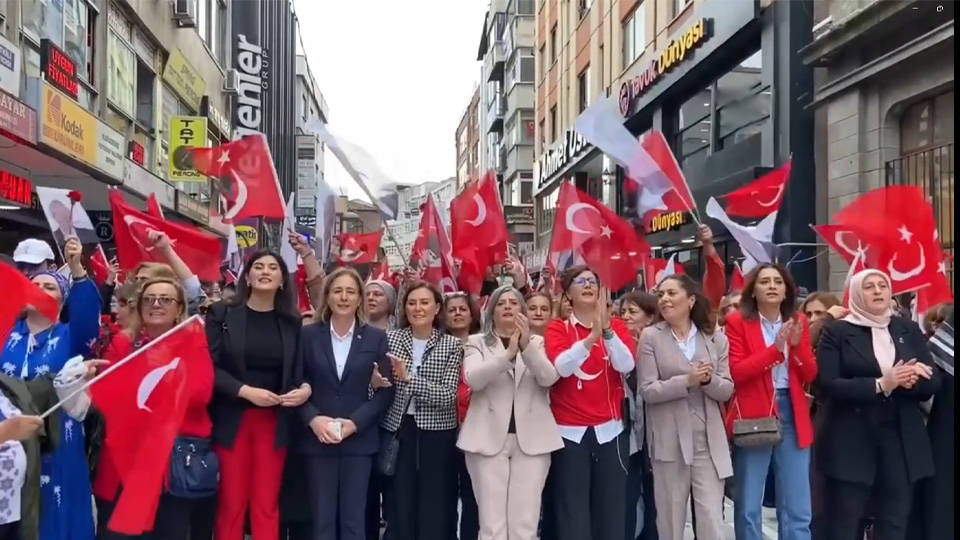 Kadınlar, Trabzon'da "Meclis'te Hizbullah istemiyoruz" dedi