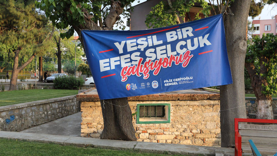 Efes Selçuk Belediyesi’nin "Yeşil Bir Efes Selçuk" pankartı yasaklandı