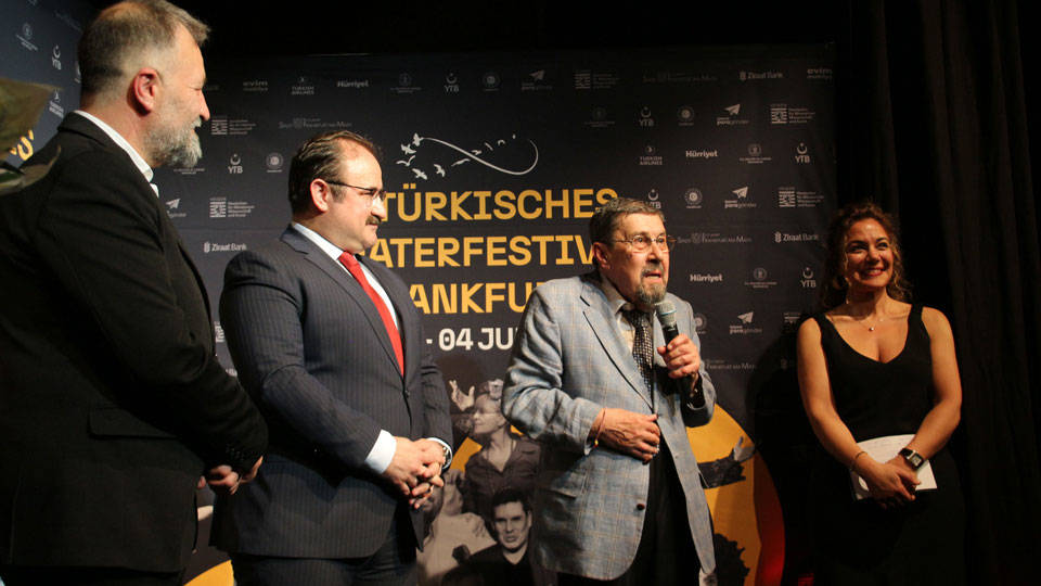 Frankfurt Türk Tiyatro Festivali başladı: Bu festival iyi gelecek