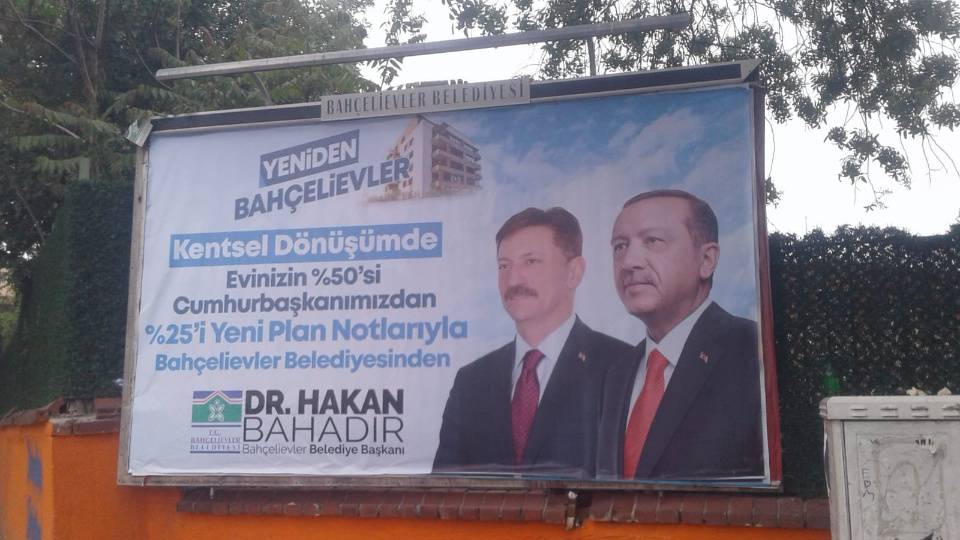 Kaftancıoğlu paylaştı: Bahçelievler Belediyesi yasaya rağmen seçim günü Erdoğan afişini kaldırmadı
