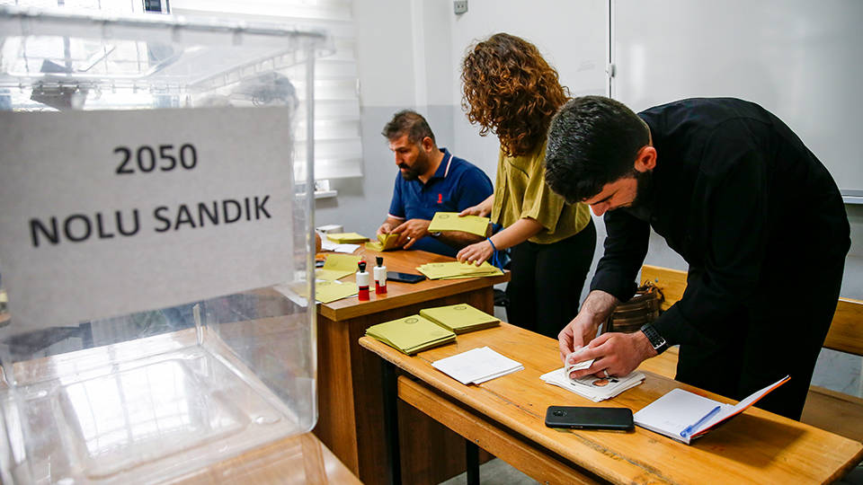 Türkiye'nin kritik seçimi: Oy verme işlemi sona erdi