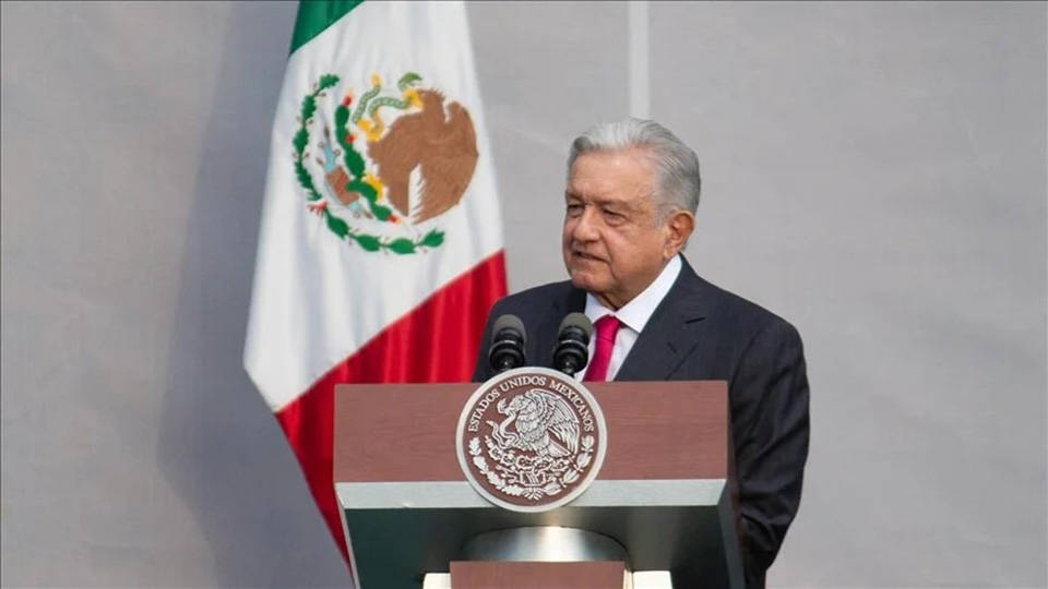 Castillo’yu destekleyen Obrador, Peru ile krizde