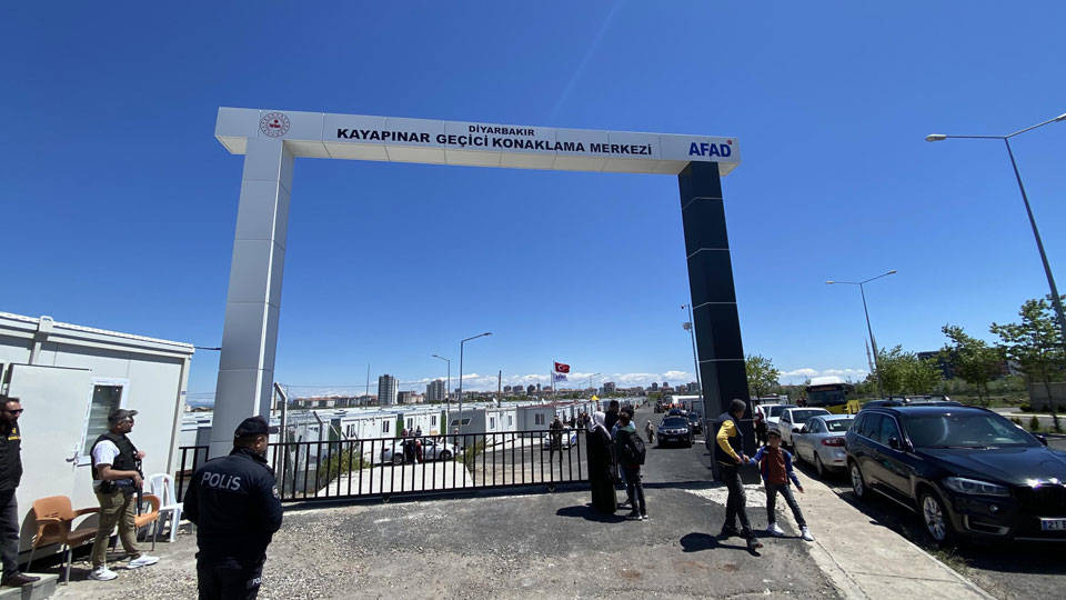 Diyarbakır’da konteyner kentte nohutlu pilav yiyen 52 kişi zehirlendi