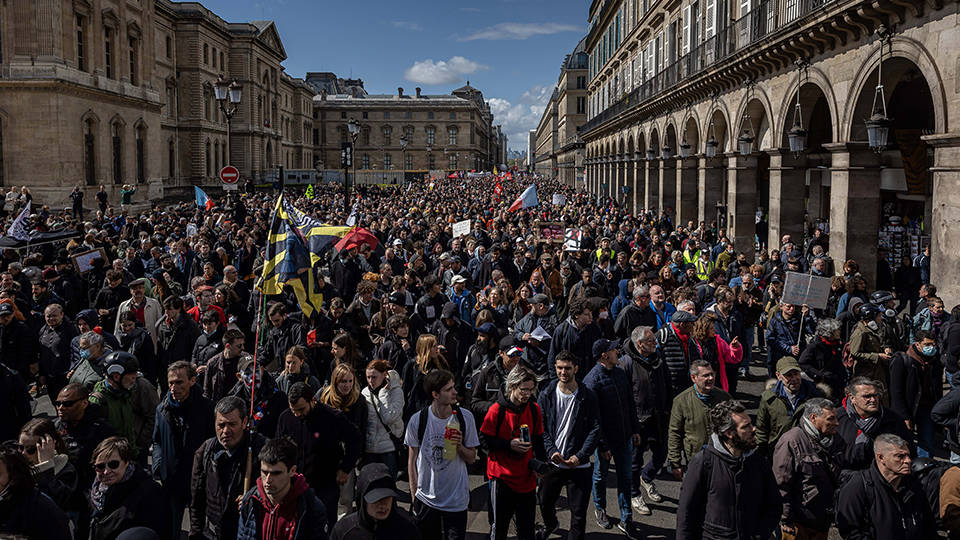 Fransa'da emeklilik reformuna karşı kitlesel grev ve protestolar yapılacak