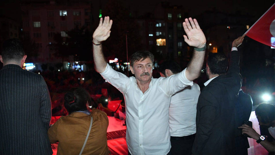 AKP’li Belediye Başkanı, muhtarlığını bastığı İbrahim Güzel hakkında suç duyurusunda bulundu